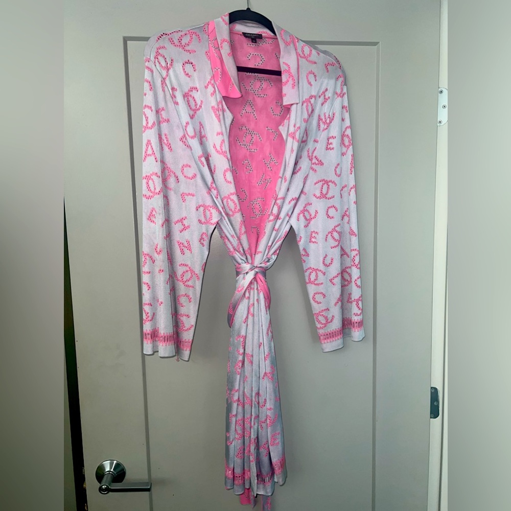 2021 Chanel CC logo cardigan!